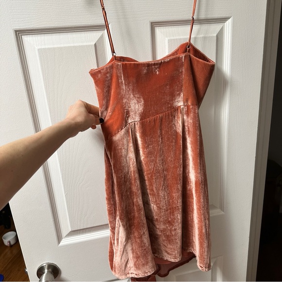 Cinq a Sept Velvet Cocktail Dress - Picture 6 of 9